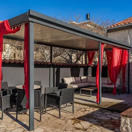 Gorgeous In Дом отдыха *